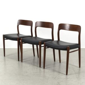 3 Møller model 75 stoelen