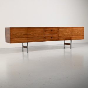 Zeer groot palissander dressoir